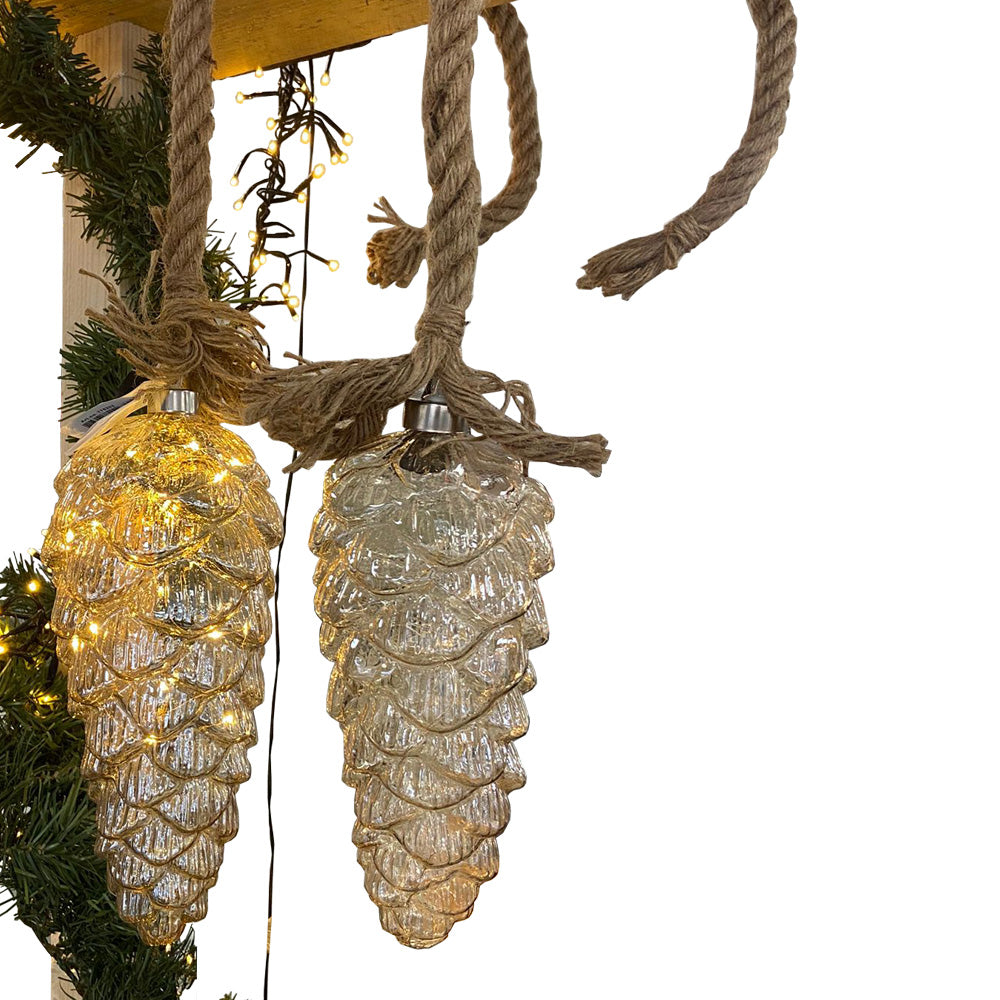 Weihnachtsbeleuchtung Zapfen mit Seil